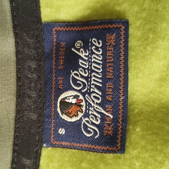 Peak Performance R&D Mid Layer Vest, Green Multi S - Picture 2 of 9